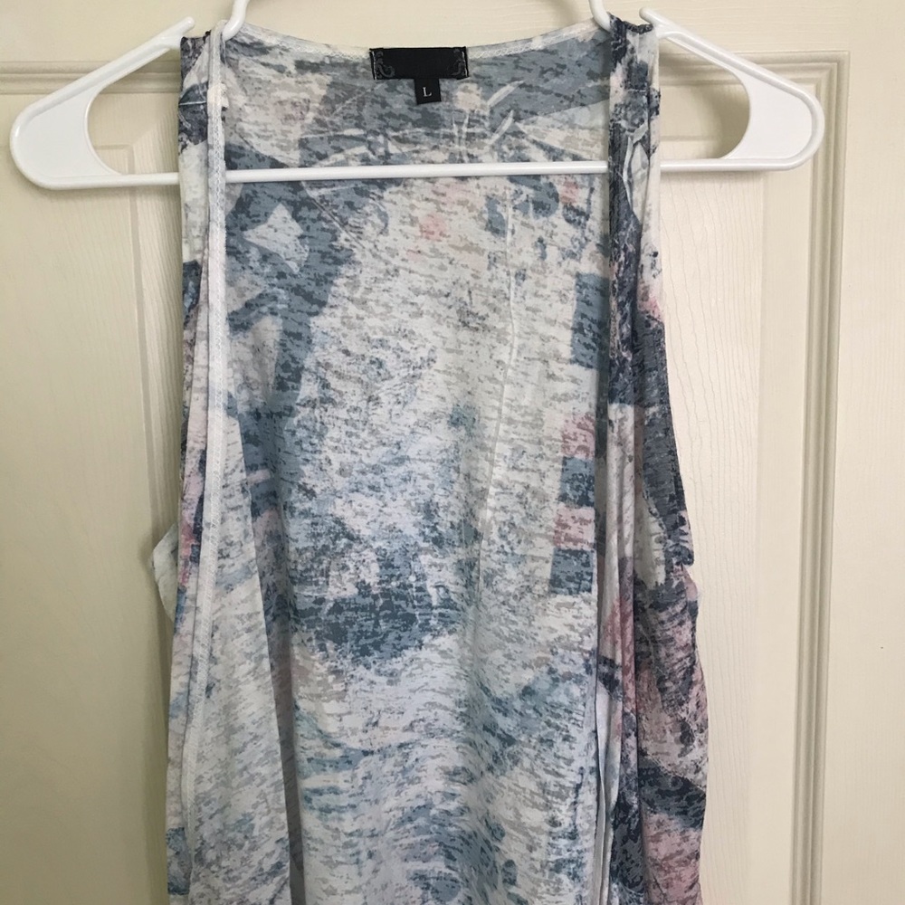 Beautiful vest - Picture 6 of 7
